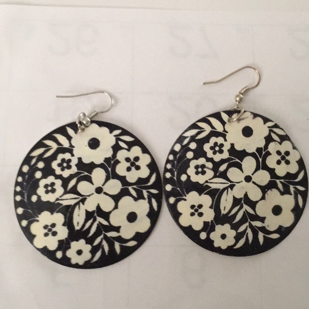 Shell earrings